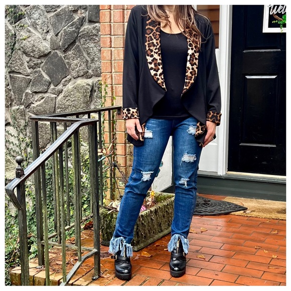 #41 Chic Black Ruffle Trim Blazer with leopard trim - Picture 3 of 6